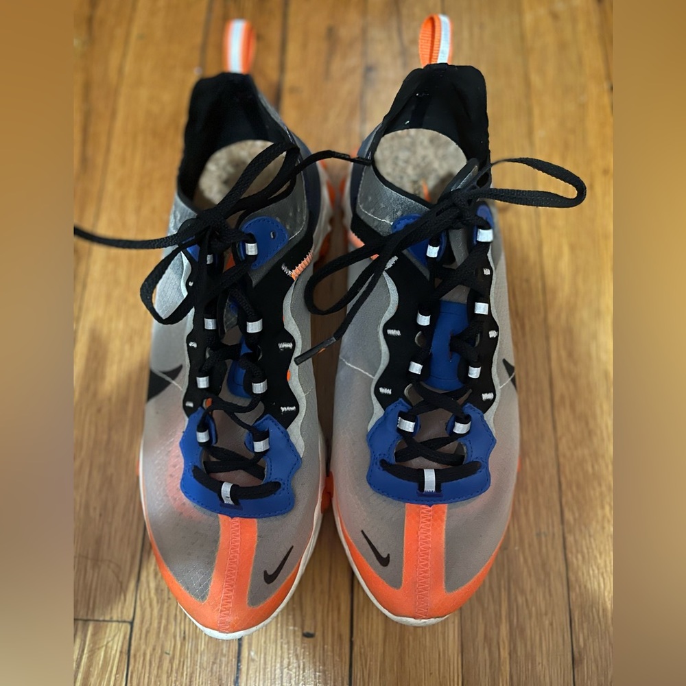 Nike React Element 87’ Total Orange M’s Size 8